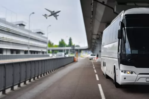 Inchiriere autocar pentru transferuri la si de la aeroport Timisoara